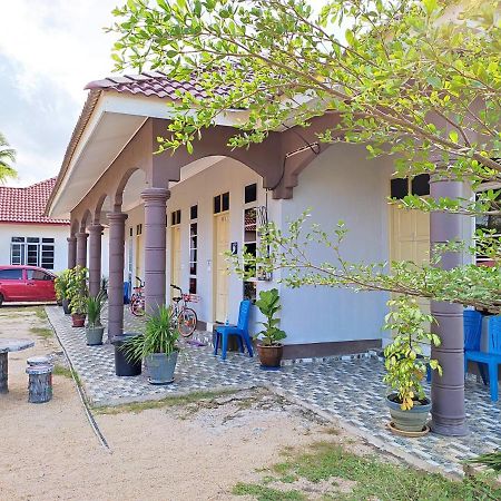 Desa Besut Inn Kampung Kuala Besut Exteriör bild