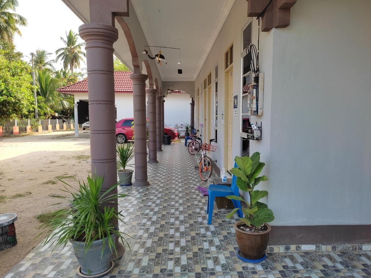 Desa Besut Inn Kampung Kuala Besut Exteriör bild