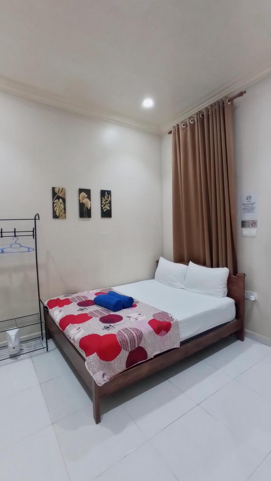 Desa Besut Inn Kampung Kuala Besut Rum bild