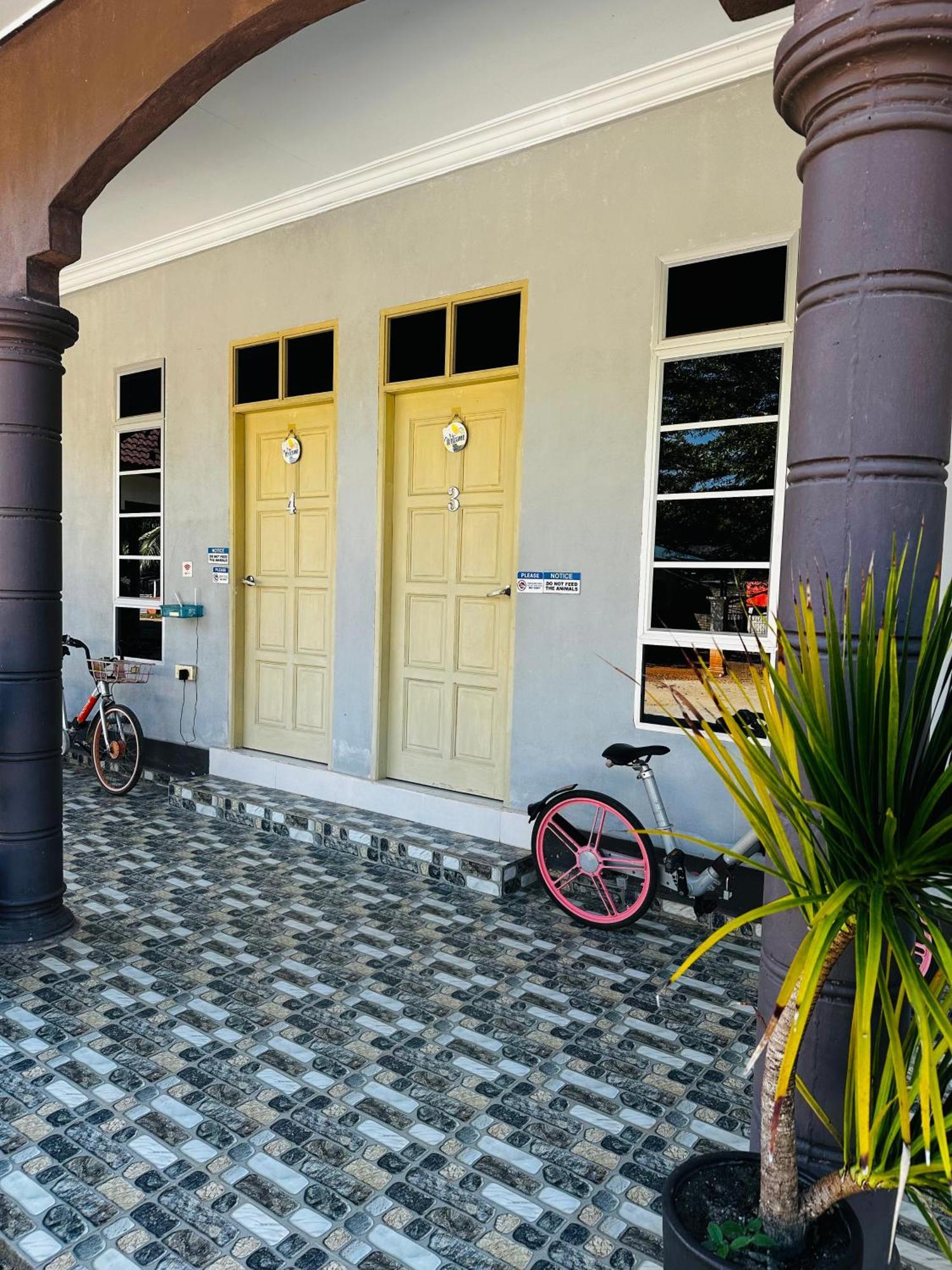 Desa Besut Inn Kampung Kuala Besut Rum bild